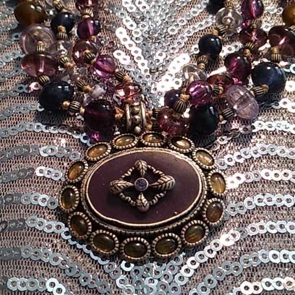 NEW. Necklace earrings and bracelet - Picture 2 of 8